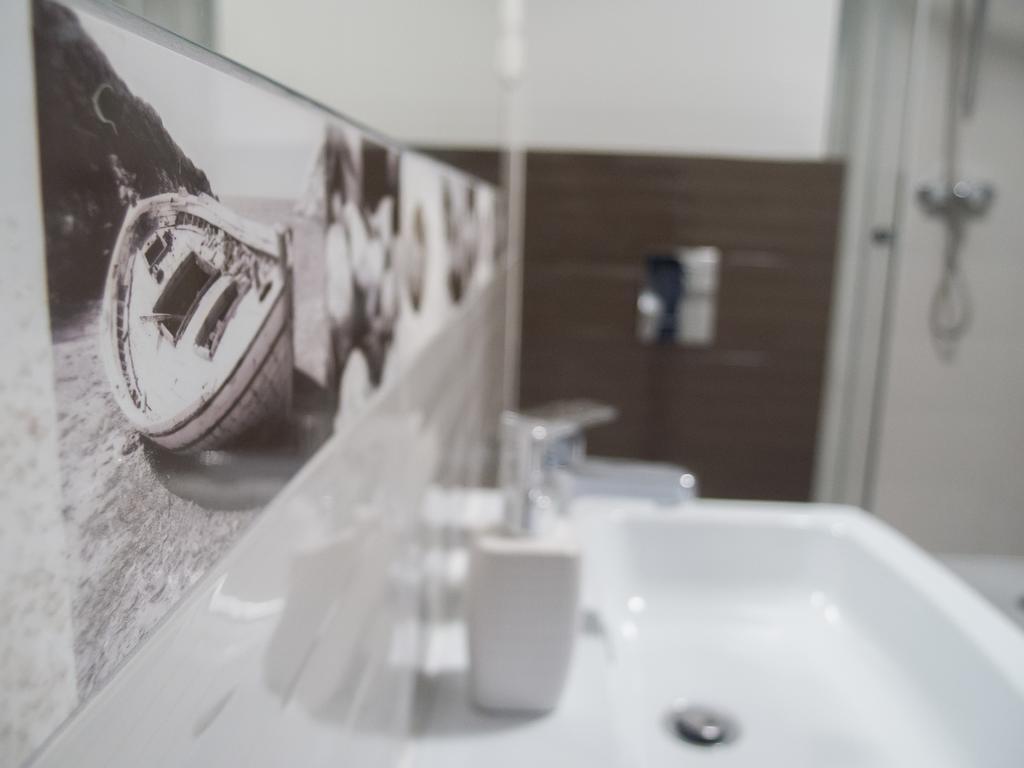 Bedroom Apartments Krzywoustego 14 슈체친 객실 사진